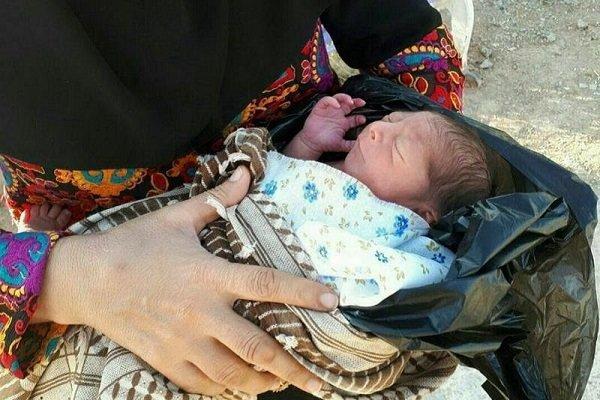 نوزاد رها گردیده در کیسه زباله به بهزیستی کرمانشاه سپرده شد