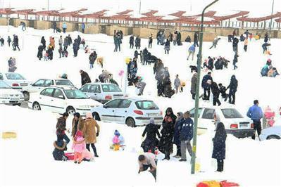 استقبال بی نظیر مردم تکاب از نخستین جشنواره زمستانی تخت سلیمان