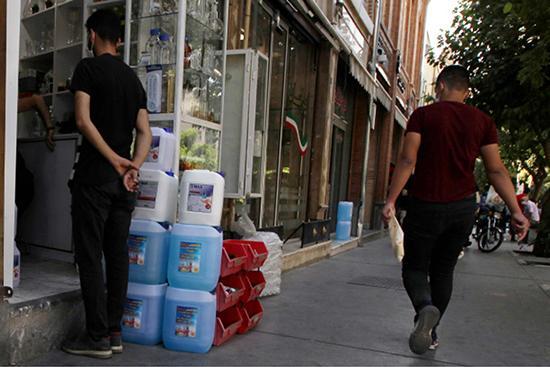 محبوبِ پریدنی؛ رونق راسته الکل فروش ها در تهران